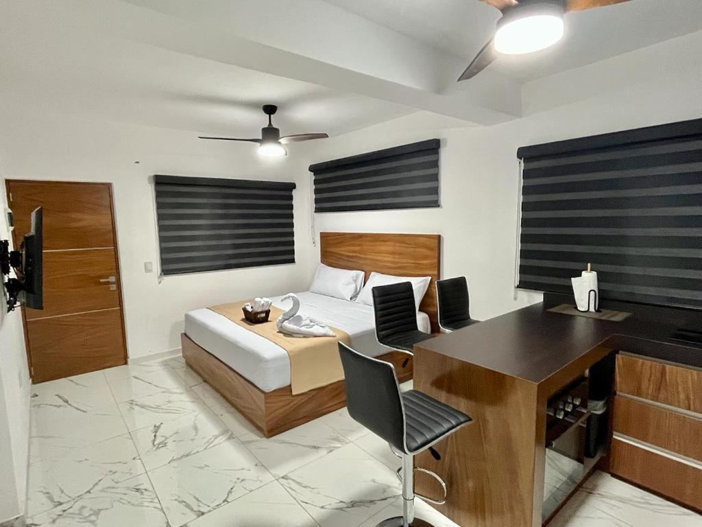 Hotel Ahau Playa Playa del Carmen Esterno foto